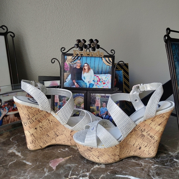 Guess shoes - Picture 2 of 4